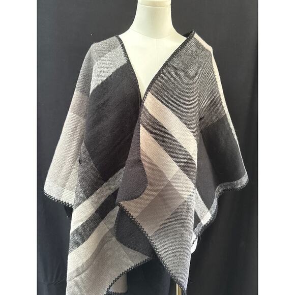 Moss Rose Jackets & Blazers - Women’s Black & Grey Poncho One Size
